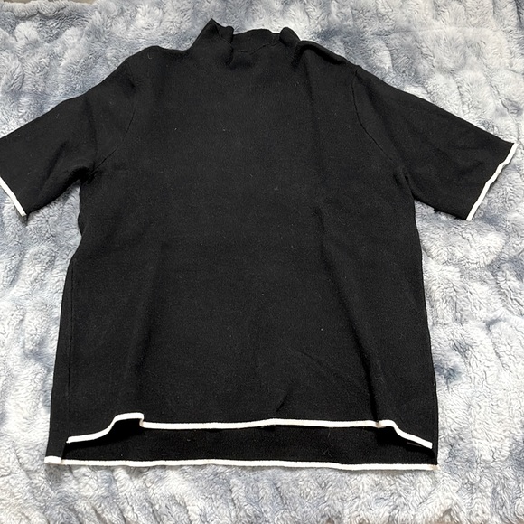Zara knit mock neck sweater with short sleeve and white trim - Picture 2 of 4